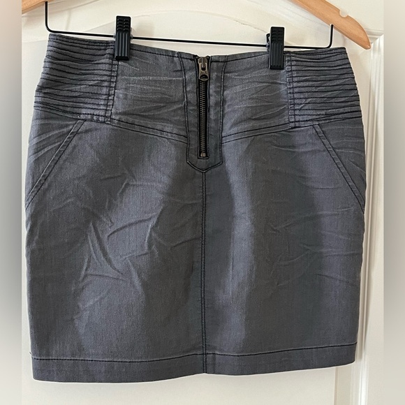 Armani Exchange Charcoal Distressed Mini Skirt Women’s Size 0 - Picture 5 of 14